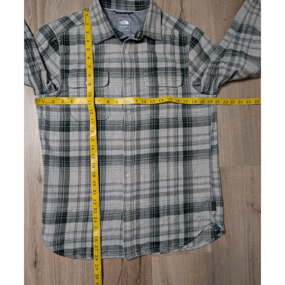 The North Face Size S Flannel Shirt Plaid Long Sleeve Button Up Outdoors Cabin